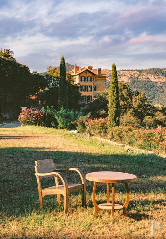 An Italian-inspired villa towering over the horizon and the sea, in the commune of Sainte-Maxime, in the Var department - photo  n°3